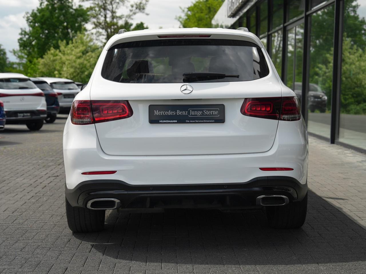 Mercedes-Benz GLC 220 d AMG Night Panorama AHK Kamera EasyPack