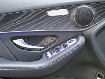 Mercedes-Benz GLC 300 d 4M AMG Night Kamera Easy-Pack AHK