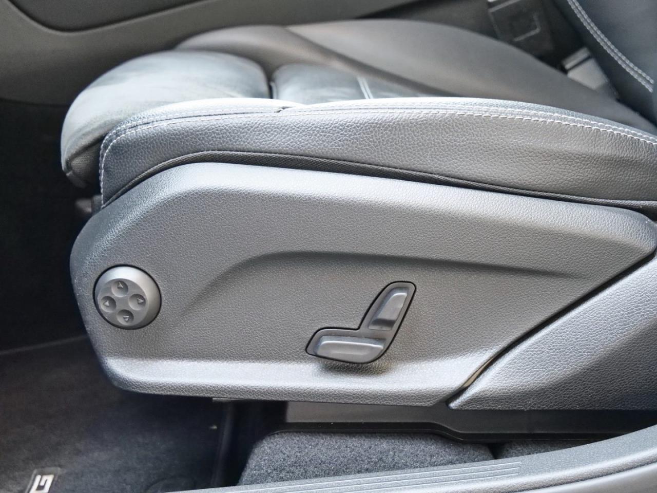 Mercedes-Benz GLC 300 d 4M AMG Night Kamera Easy-Pack AHK