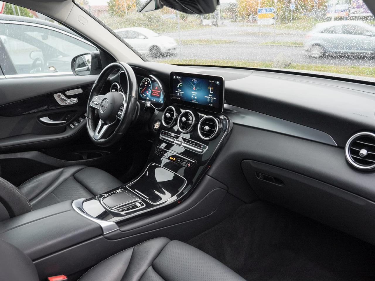 Mercedes-Benz GLC 300 de 4M Night Panorama Distronic 360° AHK
