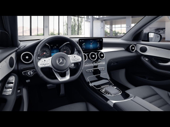 Mercedes-Benz GLC 300 de 4M AMG Panorama Kamera Easy-Pack AHK