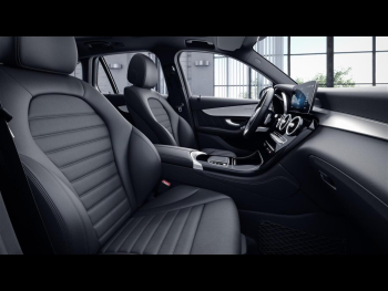 Mercedes-Benz GLC 300 de 4M AMG Panorama Kamera Easy-Pack AHK