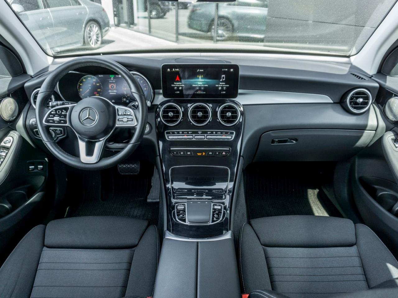 Mercedes-Benz GLC 300 e 4M MBUXNavi+ Distronic Kamera Easy-P