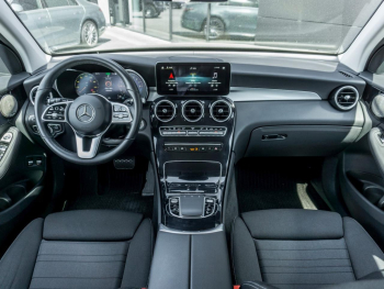 Mercedes-Benz GLC 300 e 4M MBUXNavi+ Distronic Kamera Easy-P
