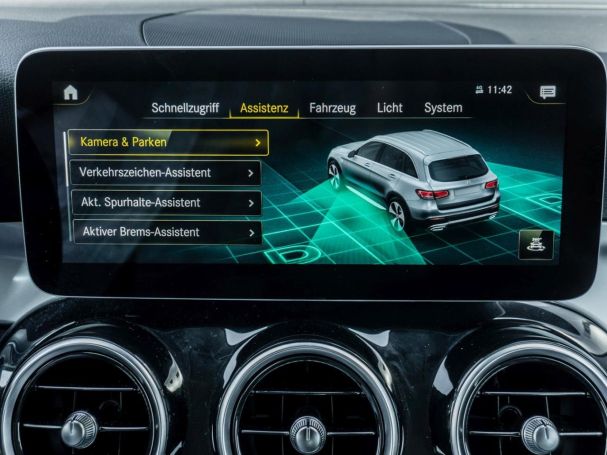 Mercedes-Benz GLC 300 e 4M MBUXNavi+ Distronic Kamera Easy-P