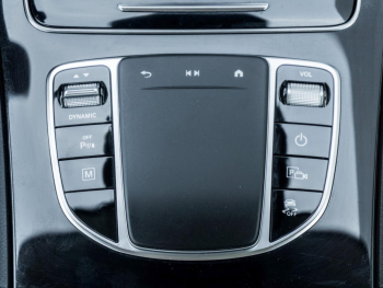 Mercedes-Benz GLC 300 e 4M MBUXNavi+ Distronic Kamera Easy-P