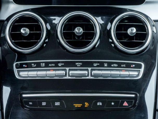 Mercedes-Benz GLC 300 e 4M MBUXNavi+ Distronic Kamera Easy-P