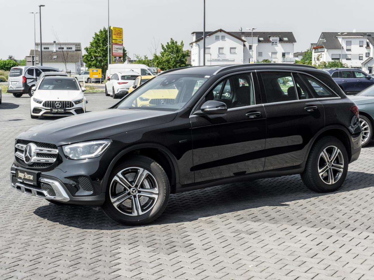 Mercedes-Benz GLC 300 e 4M MBUXNavi+ Distronic Kamera Easy-P