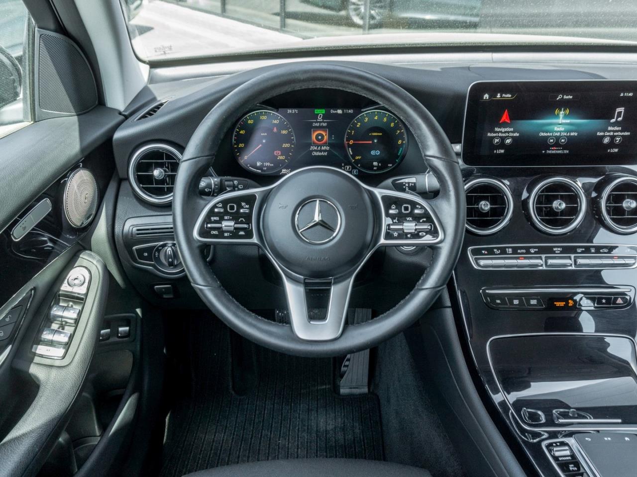 Mercedes-Benz GLC 300 e 4M MBUXNavi+ Distronic Kamera Easy-P
