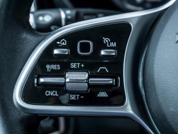 Mercedes-Benz GLC 300 e 4M MBUXNavi+ Distronic Kamera Easy-P