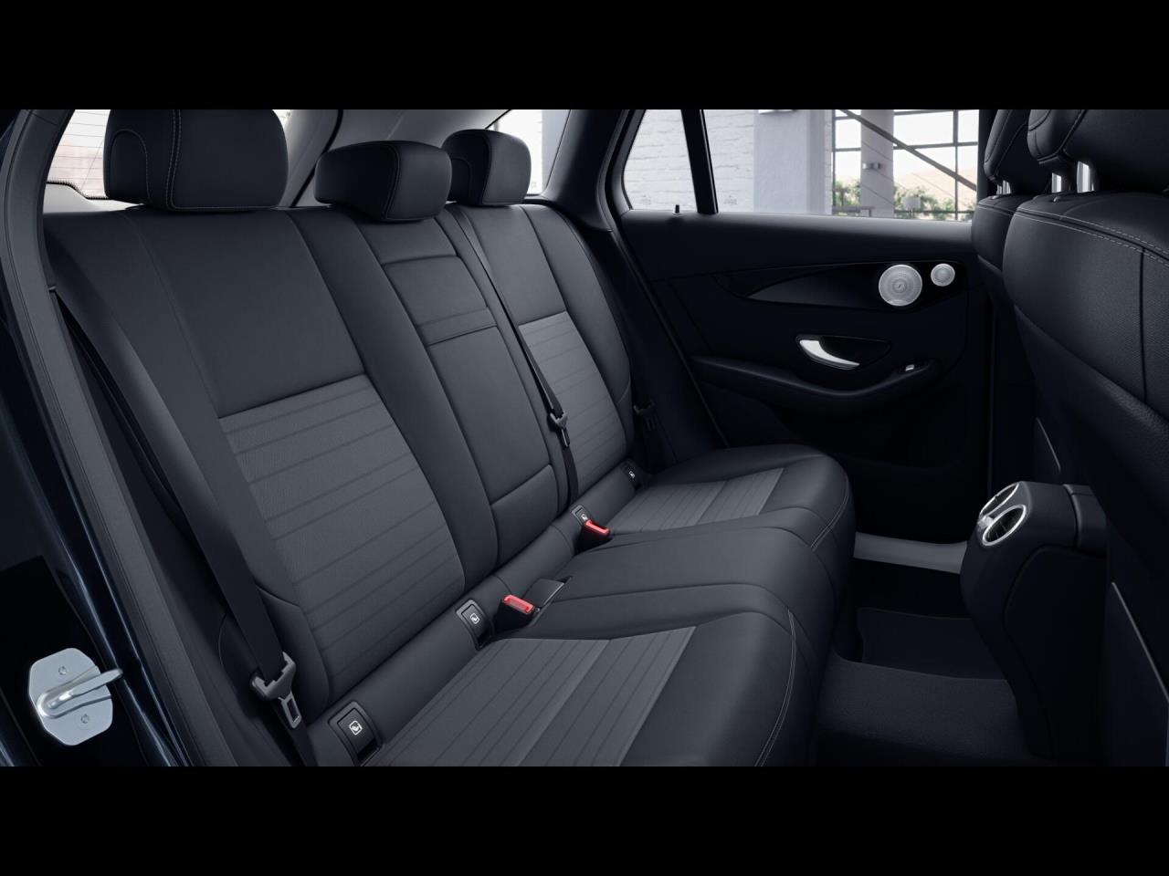 Mercedes-Benz GLC 300 e 4M MBUXNavi+ Distronic Kamera Easy-P