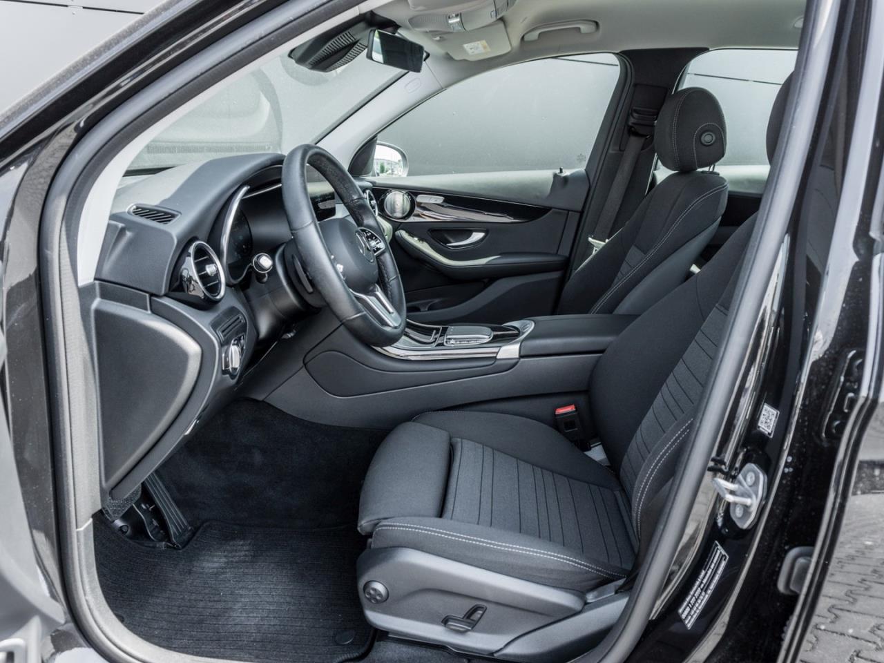 Mercedes-Benz GLC 300 e 4M MBUXNavi+ Distronic Kamera Easy-P