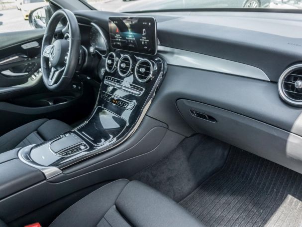 Mercedes-Benz GLC 300 e 4M MBUXNavi+ Distronic Kamera Easy-P