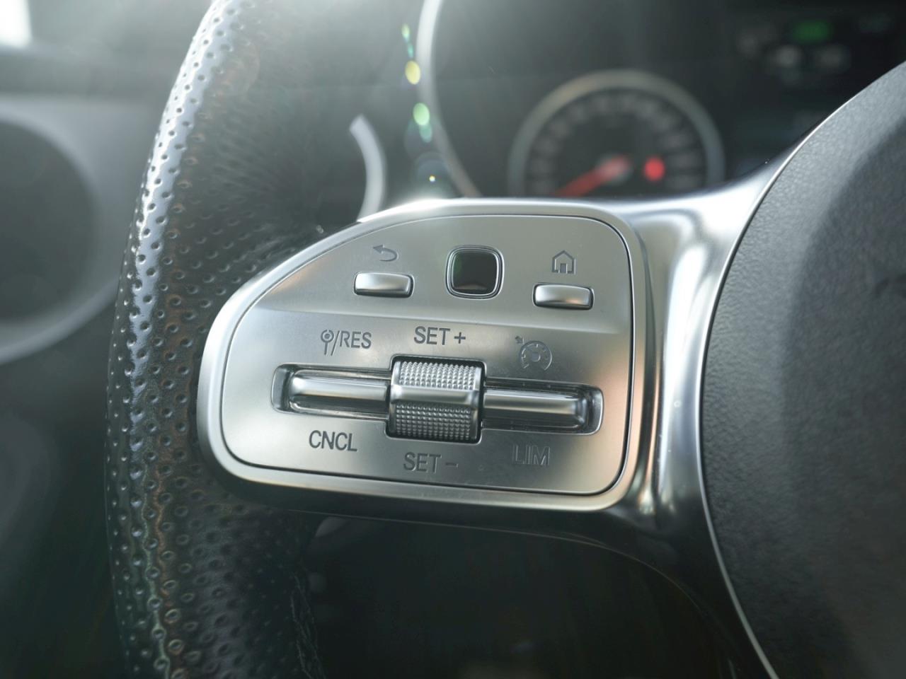 Mercedes-Benz GLC 300 e 4M AMG MBUX-Navi Klima Kamera Keyless