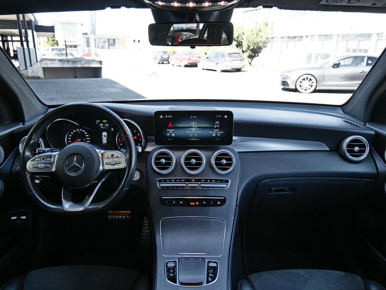 Mercedes-Benz GLC 300 e 4M AMG Kamera Burmester Easy-Pack AHK