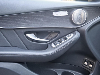 Mercedes-Benz GLC 300 e 4M AMG Kamera Burmester Easy-Pack AHK