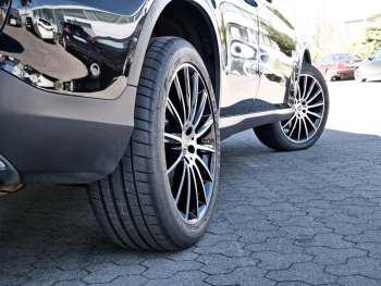 Mercedes-Benz GLC 300 e 4M AMG Kamera Burmester Easy-Pack AHK