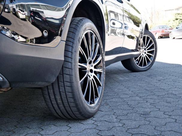 Mercedes-Benz GLC 300 e 4M AMG Kamera Burmester Easy-Pack AHK