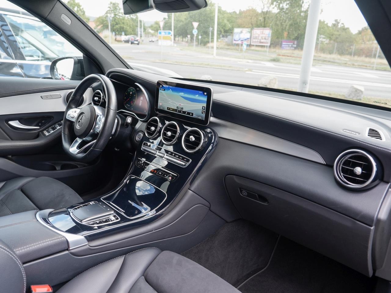 Mercedes-Benz GLC 300 e 4M AMG Night Navi AHK Kamera Easy-Pack