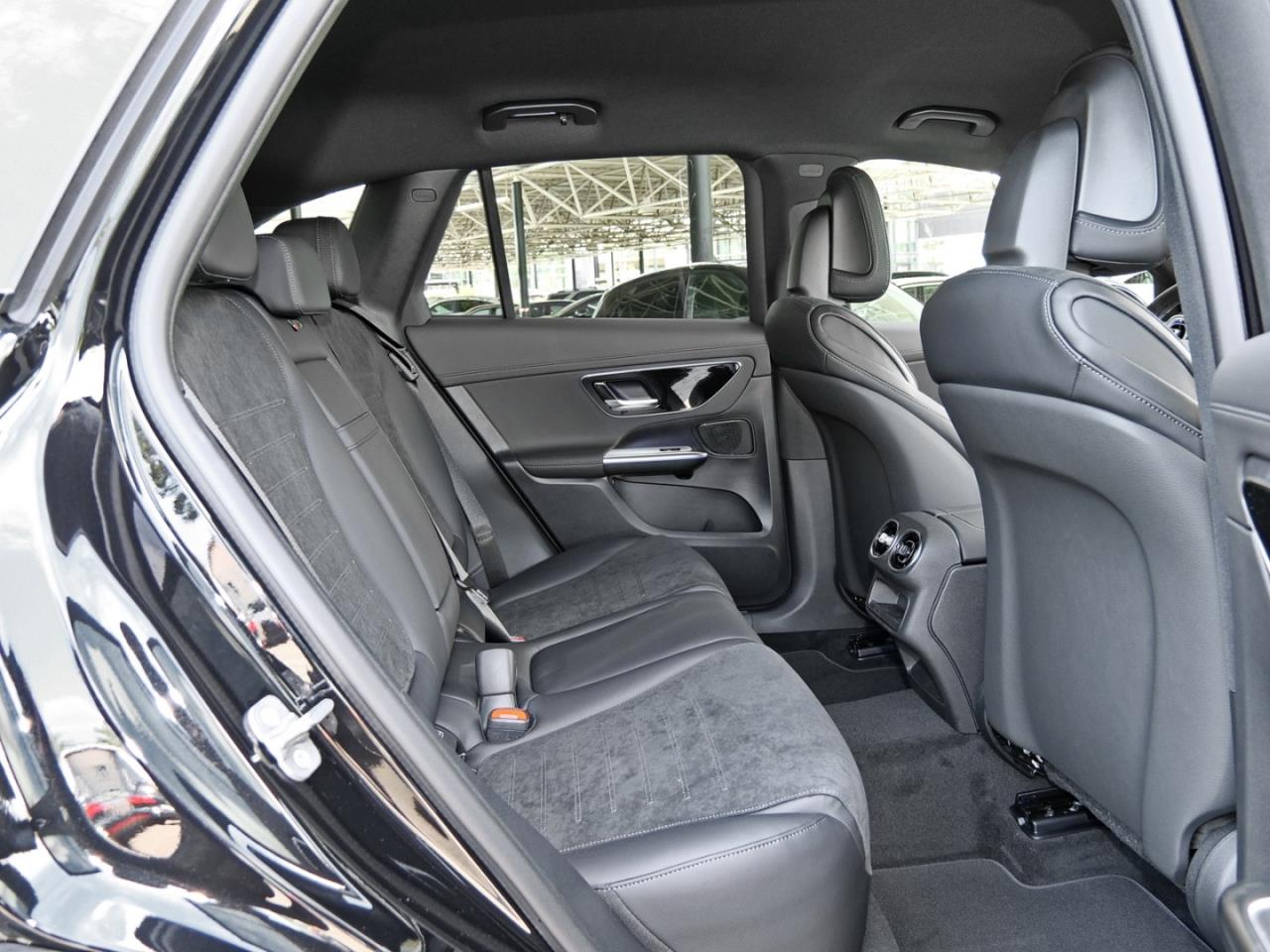 Mercedes-Benz GLC 200 4MATIC AMG Night Distronic AHK Memory