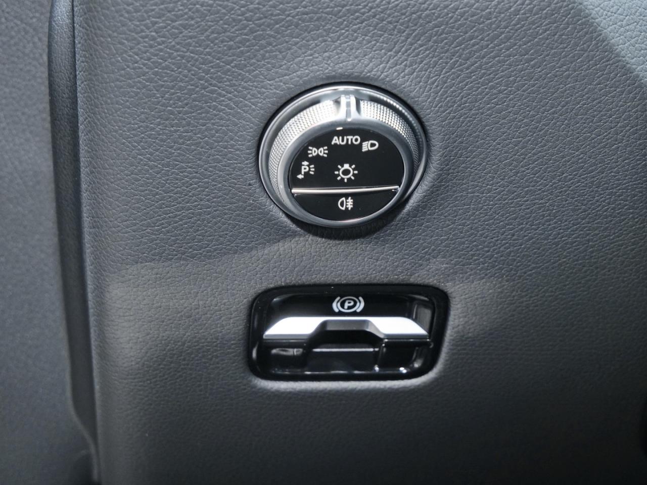 Mercedes-Benz GLC 200 4MATIC AMG Night Distronic AHK Memory