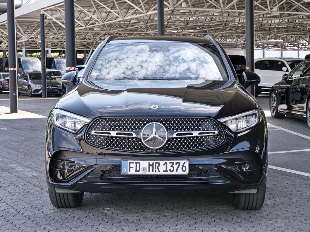 Mercedes-Benz GLC 200 4MATIC AMG Night Distronic AHK Memory