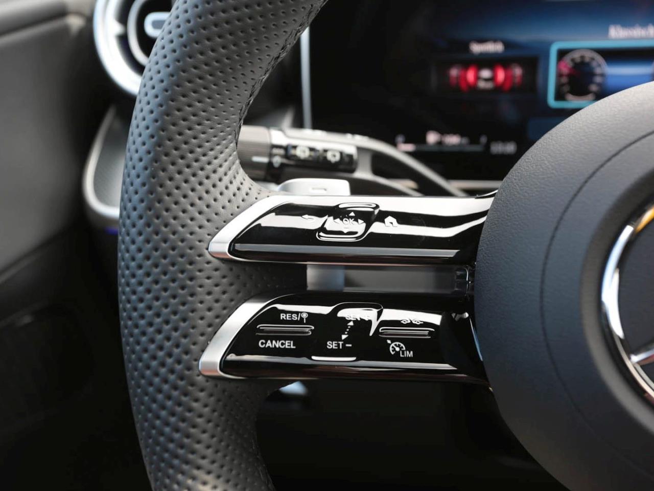 Mercedes-Benz GLC 200 4MATIC AMG Night Panorama 360° AHK