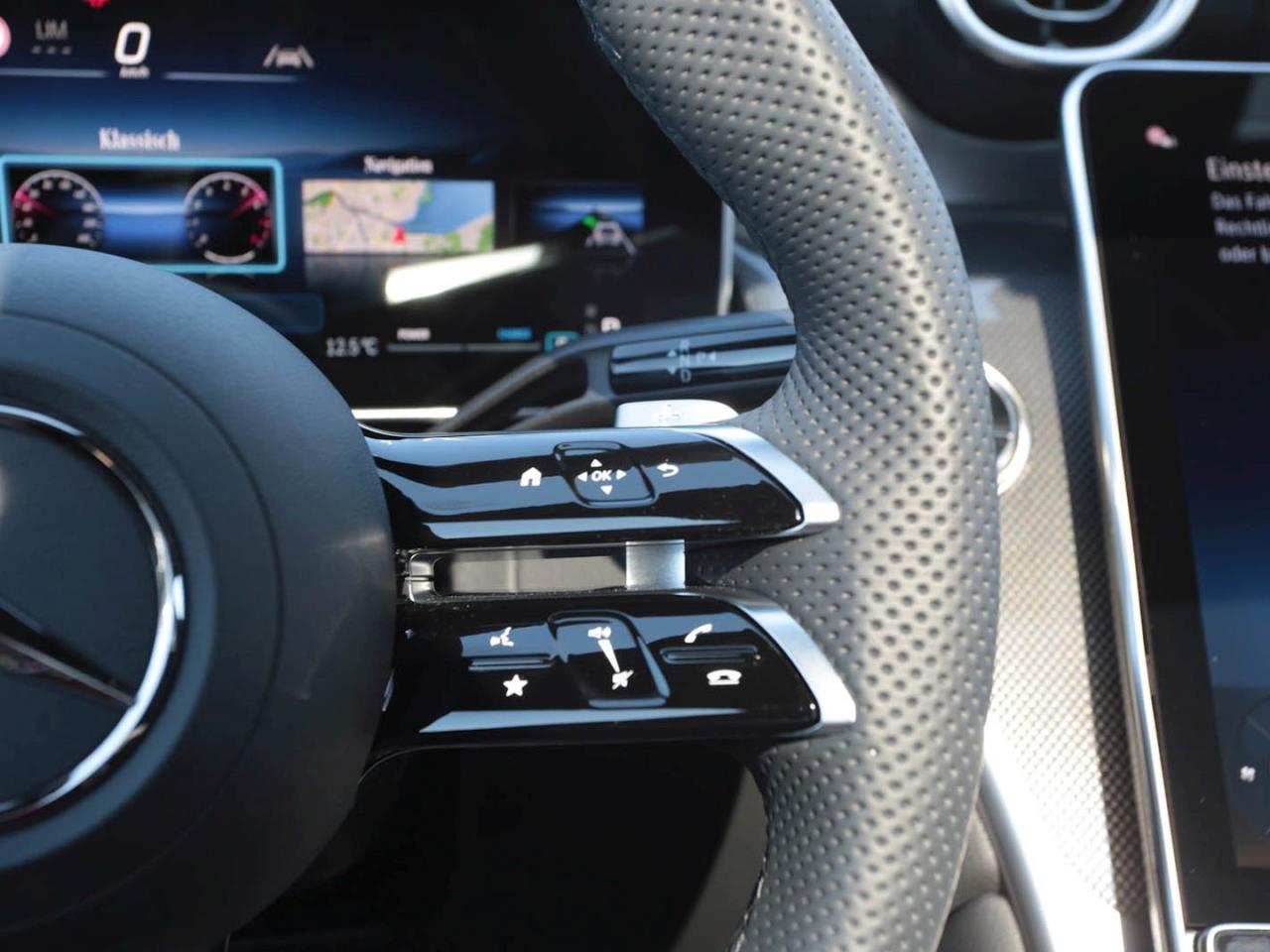 Mercedes-Benz GLC 200 4MATIC AMG Night Distronic Panorama AHK