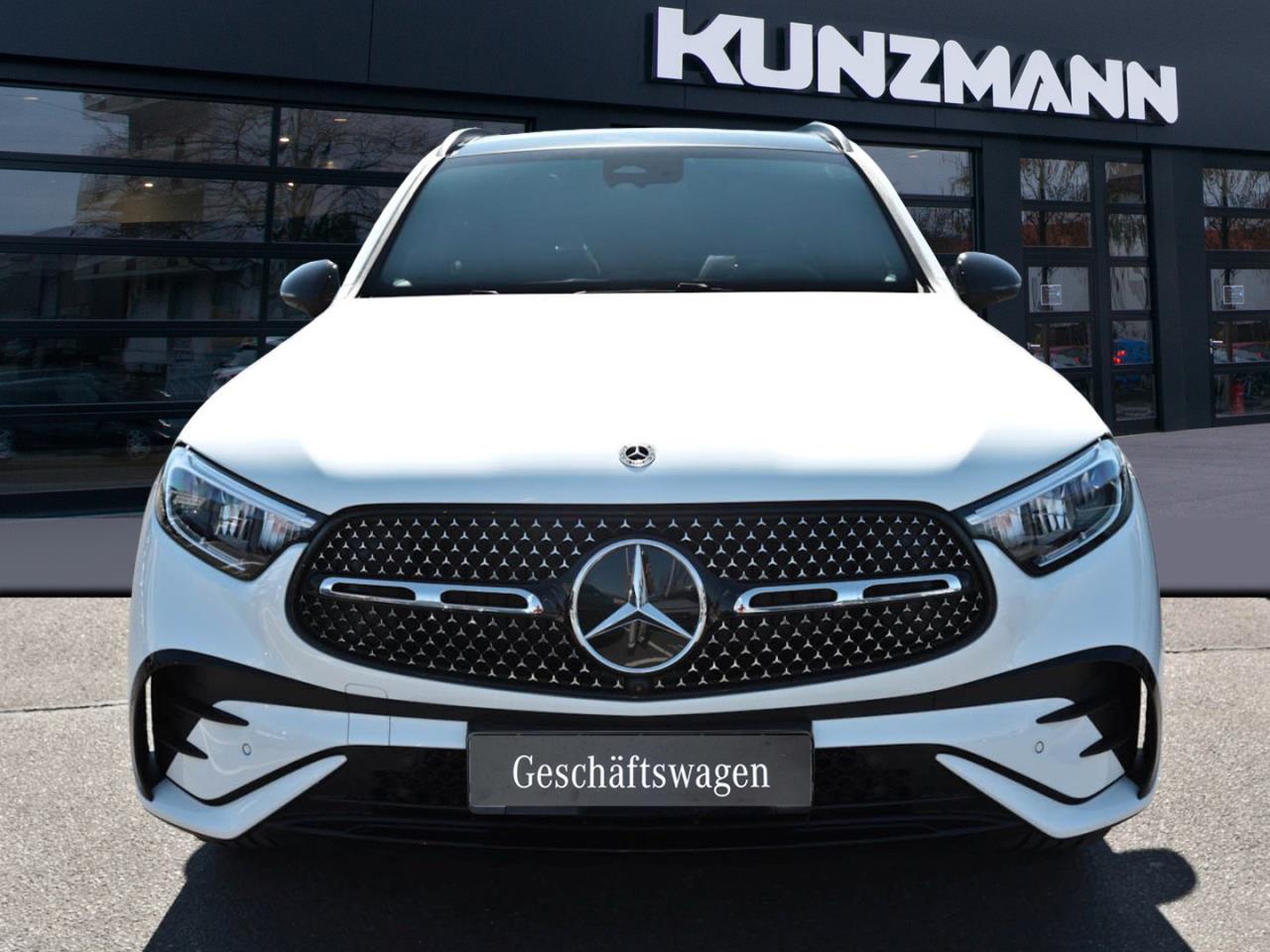 Mercedes-Benz GLC 200 4MATIC AMG Night Distronic Panorama AHK