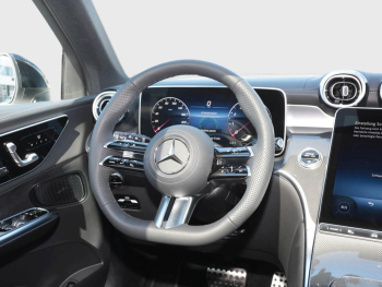 Mercedes-Benz GLC 200 4MATIC AMG Night Distronic Panorama AHK