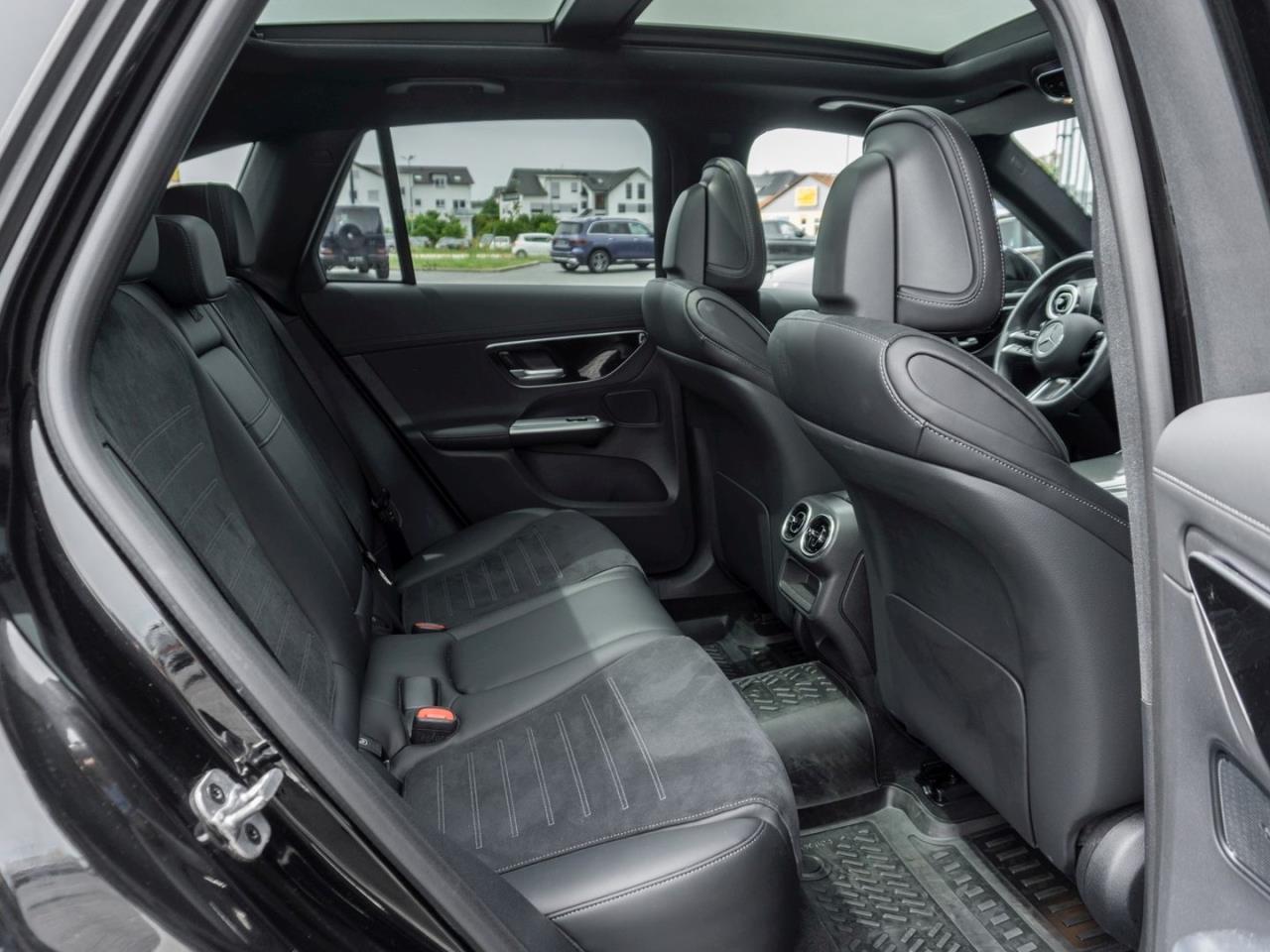 Mercedes-Benz GLC 220 d 4M AMG Night Panorama Kamera AHK
