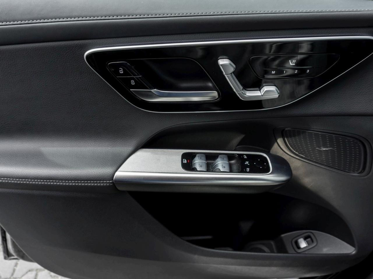 Mercedes-Benz GLC 220 d 4M AMG Night Panorama Kamera AHK