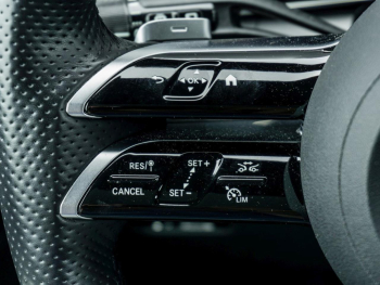 Mercedes-Benz GLC 220 d 4M AMG Night Panorama Kamera AHK