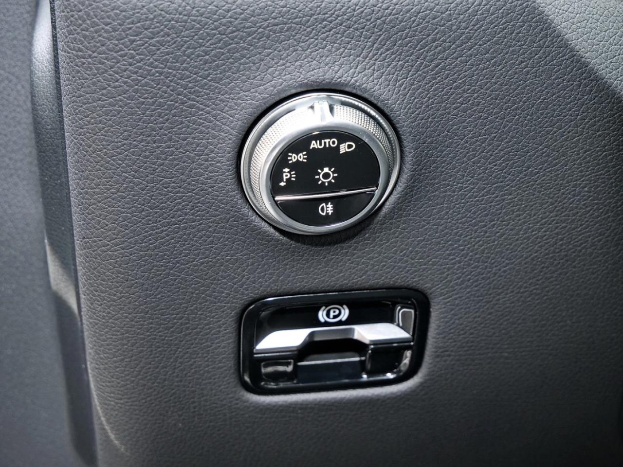 Mercedes-Benz GLC 220 d 4MATIC AMG Distronic 360° AHK Memory