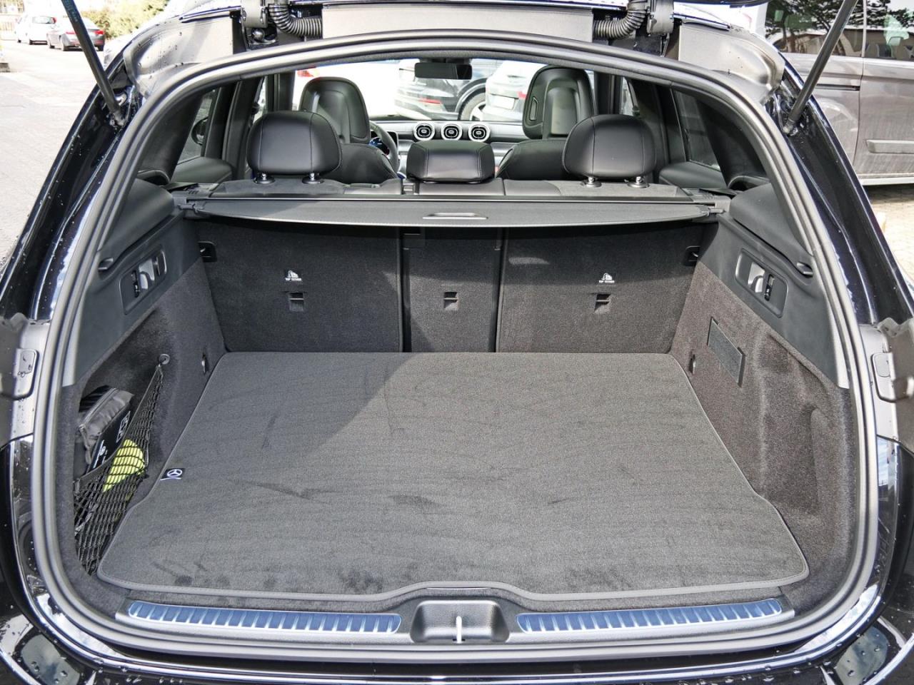 Mercedes-Benz GLC 220 d 4MATIC AMG Distronic 360° AHK Memory