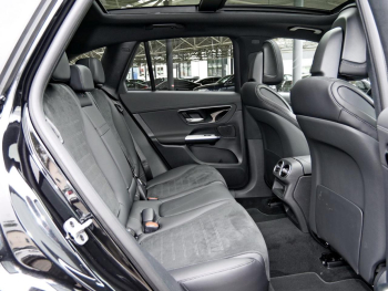 Mercedes-Benz GLC 220 d 4MATIC AMG Night Distronic AHK Panorama