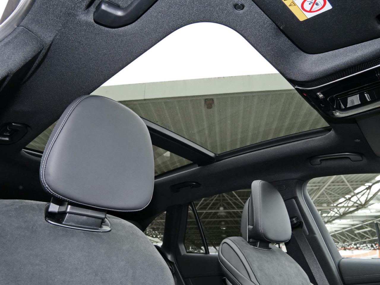 Mercedes-Benz GLC 220 d 4MATIC AMG Night Distronic AHK Panorama