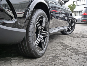 Mercedes-Benz GLC 220 d 4MATIC AMG Night Distronic AHK Panorama