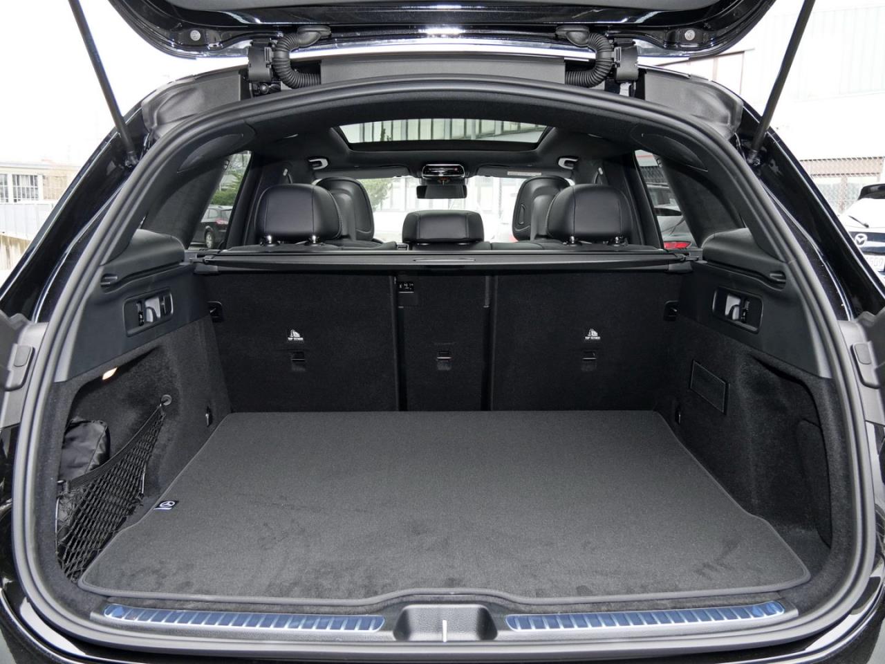 Mercedes-Benz GLC 220 d 4MATIC AMG Night Distronic AHK Panorama