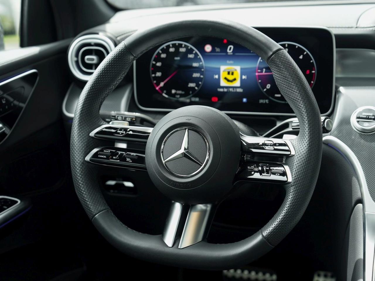 Mercedes-Benz GLC 300 d 4M AMG Night Standhzg Panorama AHK