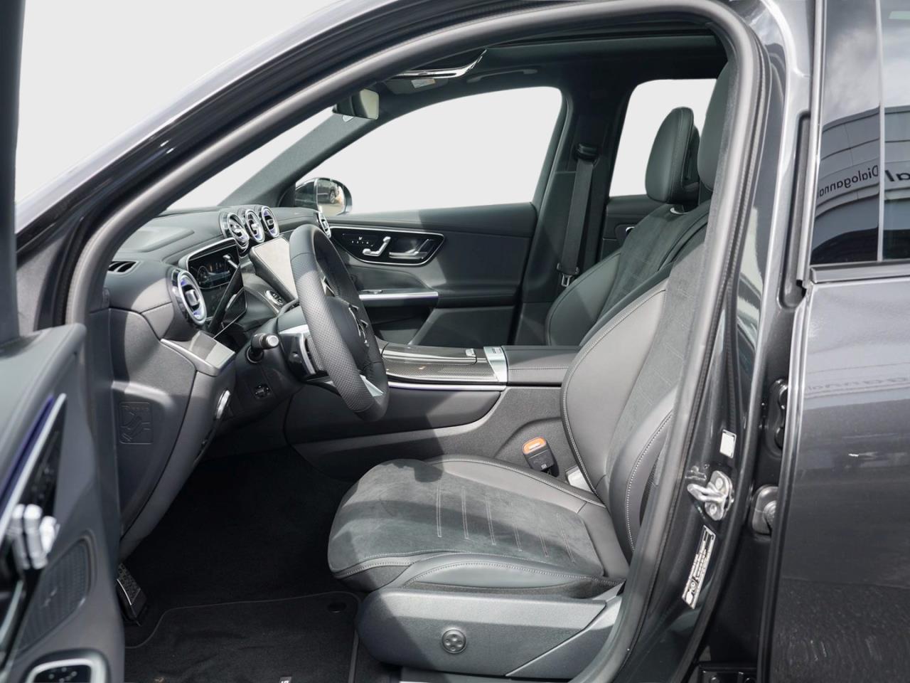 Mercedes-Benz GLC 300 d 4MATIC AMG Night Distronic AHK Panorama