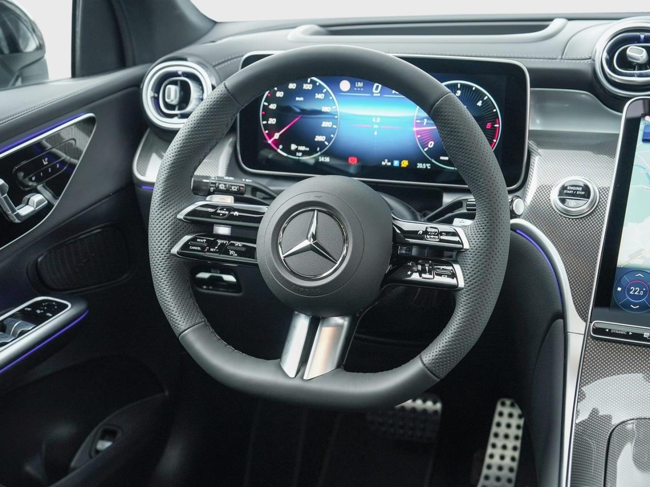 Mercedes-Benz GLC 300 d 4MATIC AMG Night Distronic AHK Panorama