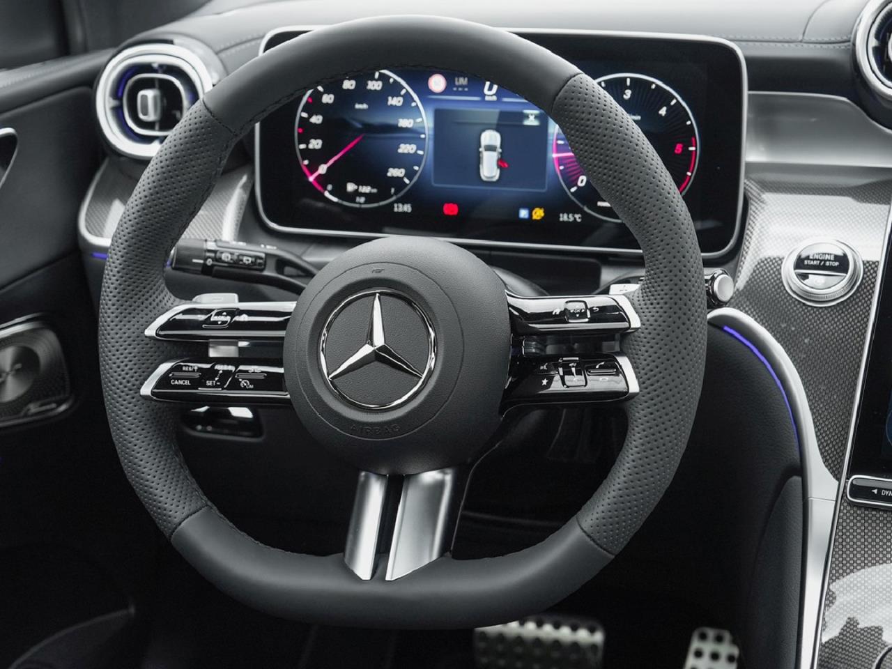 Mercedes-Benz GLC 300 d 4MATIC AMG Night Distronic AHK Panorama
