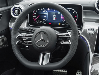 Mercedes-Benz GLC 300 d 4MATIC AMG Night Distronic AHK Panorama