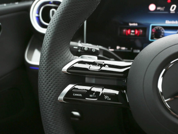 Mercedes-Benz GLC 300 d 4MATIC AMG Panorama 360° Distronic AHK