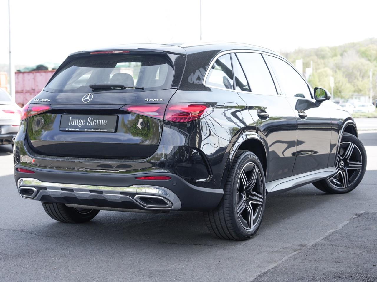 Mercedes-Benz GLC 300 e 4M AMG Distronic Panorama 360° HeadUp