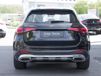 Mercedes-Benz GLC 300 e 4M AMG Distronic Panorama 360° HeadUp
