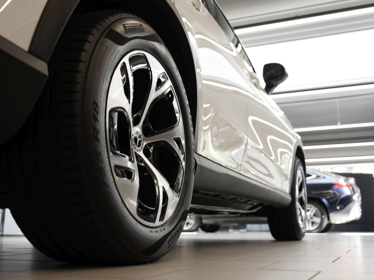 Mercedes-Benz GLC 300 e 4M Avantgarde Distronic Kamera AHK