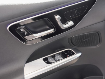 Mercedes-Benz GLC 300 e 4M Avantgarde Distronic Panorama AHK