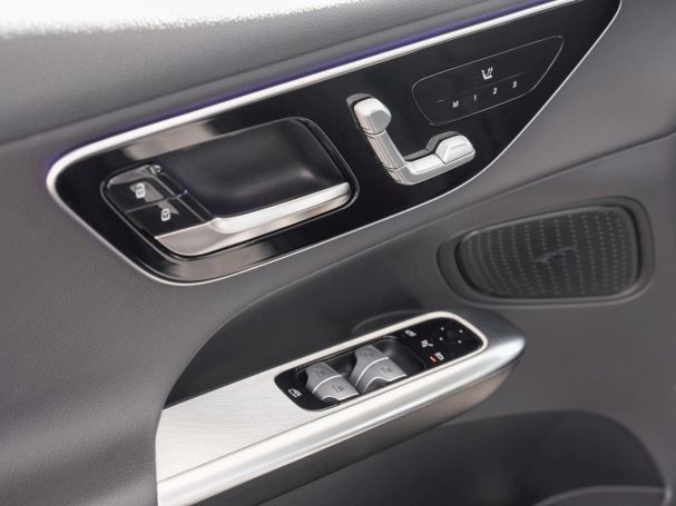 Mercedes-Benz GLC 300 e 4M Avantgarde Distronic Panorama AHK
